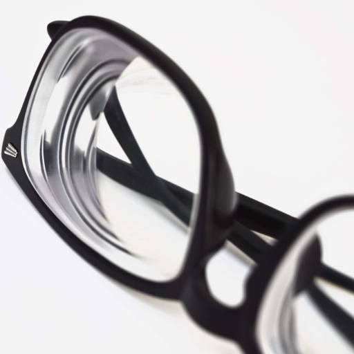 What Are Polycarbonate Lenses and Plastic Lenses?