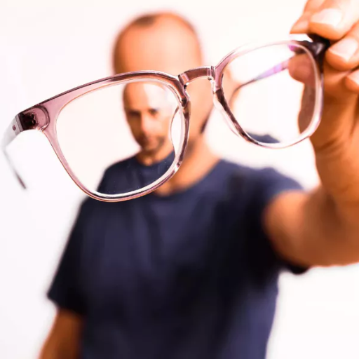 Comparative Analysis of Plastic and Polycarbonate Lenses